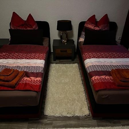 Schoene Wohnung In Bestlage Inclusive Parkplatz Lipcse Kültér fotó